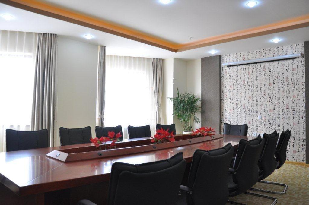 Super 8 Hotel Qingdao Railway Station Gui Zhou Road Exterior foto